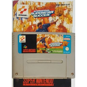 International Superstar Soccer Deluxe-Kale Cassette Incl. Handleiding (SNES) Gebruikt